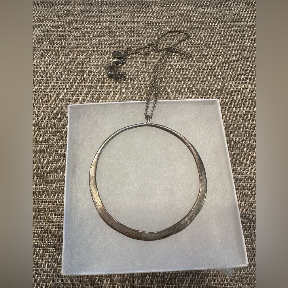 Express Elegant Silver Circle Necklace